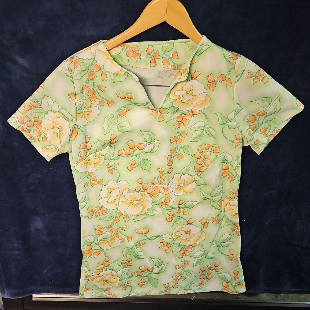 Source Unknown Green Fitted Polo Blouse